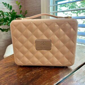 Beautifect Box Nude ...Like NEW, used once.  Gorgeous light pink color